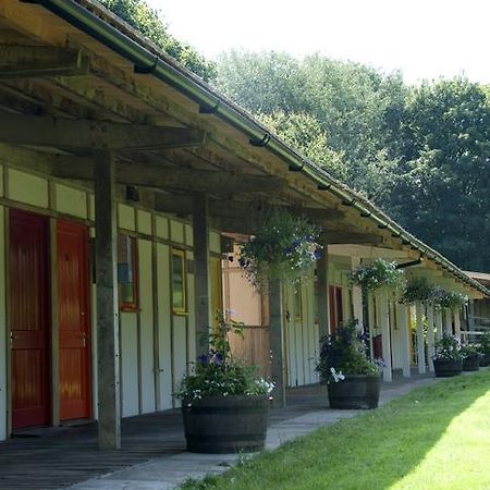 Trafford Hall Честер Екстер'єр фото